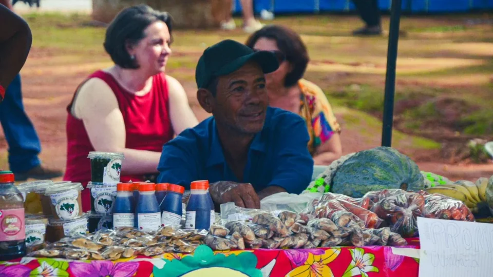 Entre soja e veneno, brota um assentamento agroecológico: a vitória do Dom Tomás em Goiás