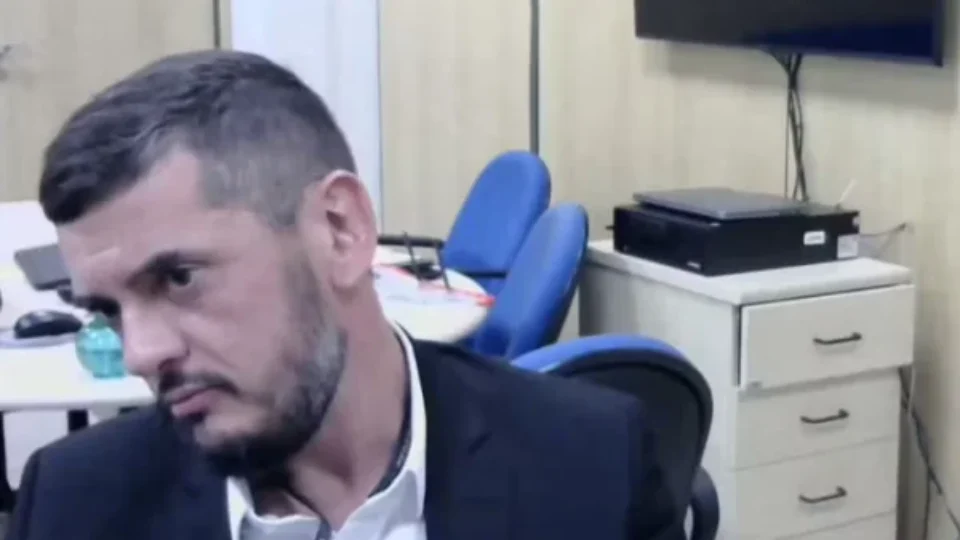 Inspetor da Polícia Penal é exonerado por transferir Bacellar em carro particular blindado