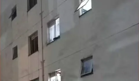 Mulher pula de prédio com filha de 2 anos no colo para fugir de agressões do marido