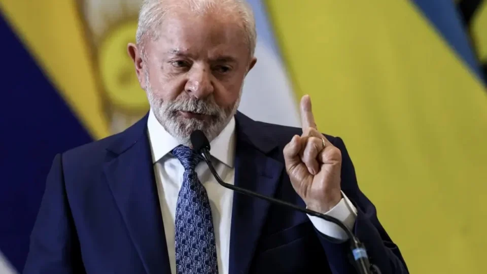 Lula defende estoque regulador de combustíveis