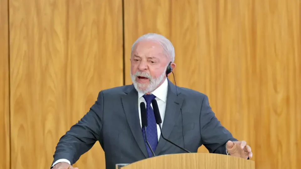 Lula cancela ida ao Chile e chanceler representará Brasil em posse