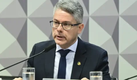 Senado contesta processo de família de Moraes contra Alessandro Vieira