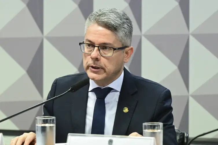 CPI do Crime Organizado (CPICRIME). Senador Alessandro Vieira (MDB-SE), relator da CPI, apresentou requerimentos para chegar as beneficiários dos fundos. Foto: Geraldo Magela/Agência Senado - Geraldo Magela/Agência Senado