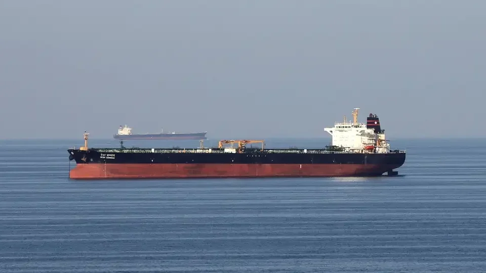 Tráfego de navios diminui em Ormuz após retomada da escalada entre Irã e EUA