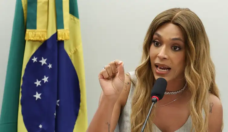 Deputada Erika Hilton foi a primeira mulher trans eleita para presidir a Comissão de Defesa dos Direitos da Mulher da Câmara dos Deputados. Foto: Lula Marques/Agência Brasil.