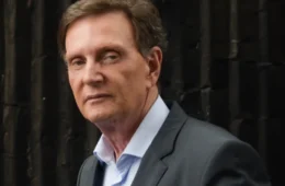 Crivella terá de pagar R$ 100 mil por determinar apreensão ilegal na Bienal do Livro