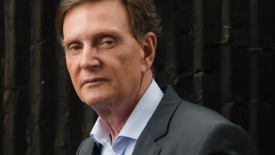 Crivella terá de pagar R$ 100 mil por determinar apreensão ilegal na Bienal do Livro