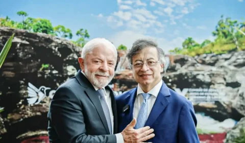 Em Cúpula da Celac, Lula e Petro defendem fortalecimento do multilateralismo regional