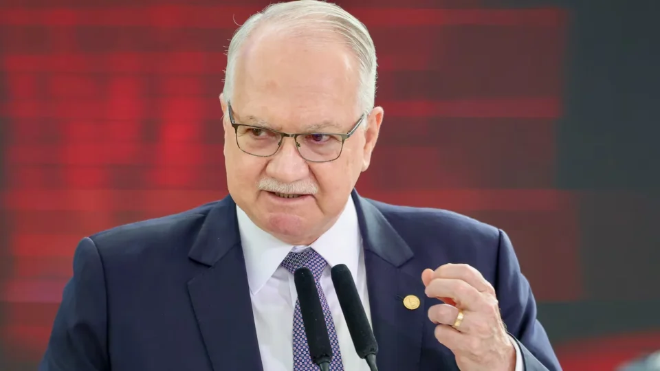 Em meio ao furacão do caso Master, Fachin faz discurso repleto de recados