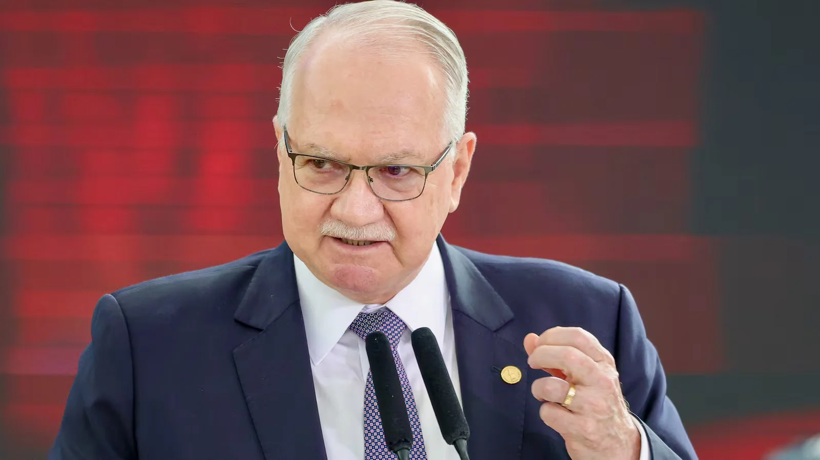 Fachin diz que penduricalhos serão tratados com 'responsabilidade fiscal e respeito à magistratura'