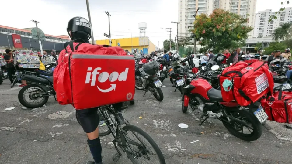 Justiça do Trabalho proibiu iFood de interferir na paralisação de entregadores em SP