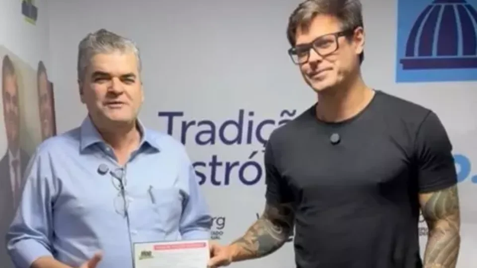 Dado Dolabella se filia ao MDB para ser candidato a deputado federal