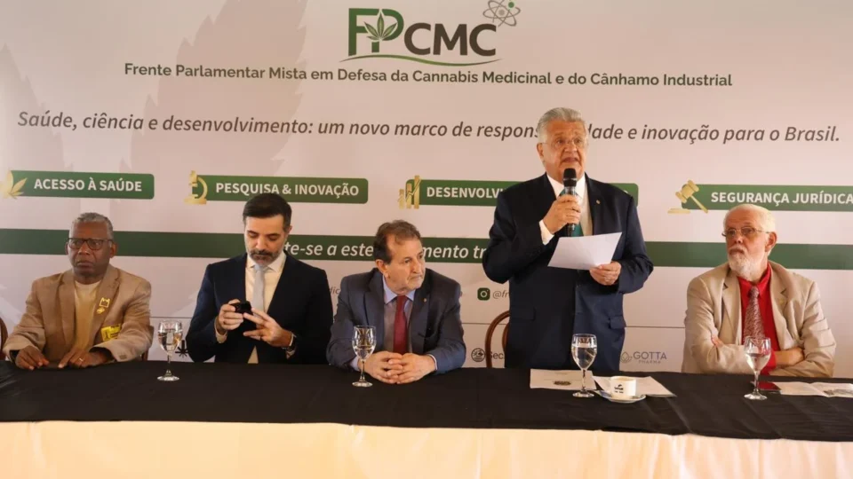 Frente parlamentar da Cannabis reacende debate sobre marco legal no Brasil
