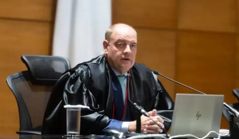 Governador interino do RJ exonera aliados de Castro e nomeia ex-integrante da gestão Paes