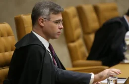 Mendonça deve rejeitar pedido da PGR e manter inquéritos contra filho de Lula no STF