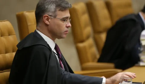Mendonça deve rejeitar pedido da PGR e manter inquéritos contra filho de Lula no STF