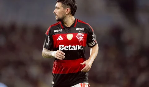 BRB amplia patrocínio ao Flamengo, mas tem marca diluída na camisa após Caso Master