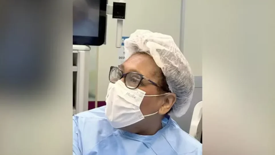 Médica morre após ter carro atingido por tiros durante perseguição no Rio de Janeiro