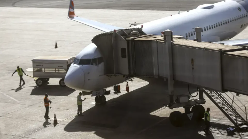 Câmara aprova projeto que obriga companhias aéreas a dar assistência em acidentes