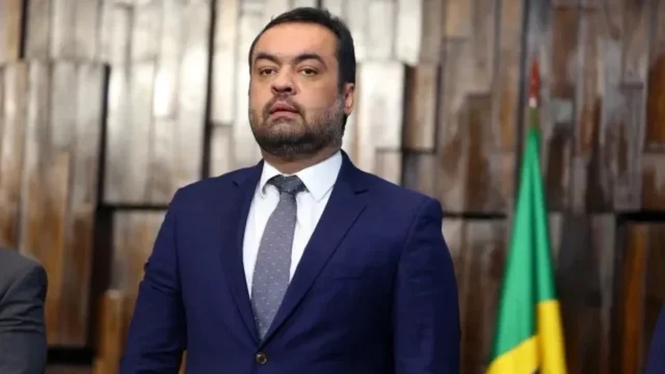 TSE rejeita recursos e mantém Cláudio Castro inelegível até 2030