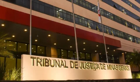 Mãe de menina de 12 anos estuprada por homem de 35 anos é solta em MG