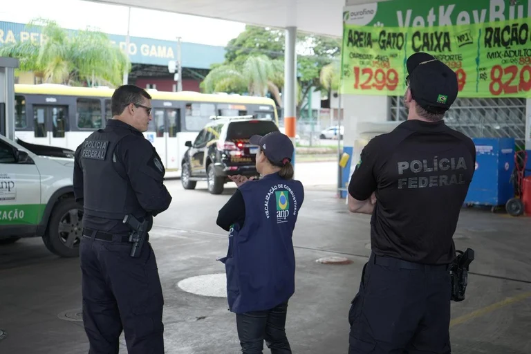 PF faz megaoperação de combate a preços abusivos em postos de combustíveis