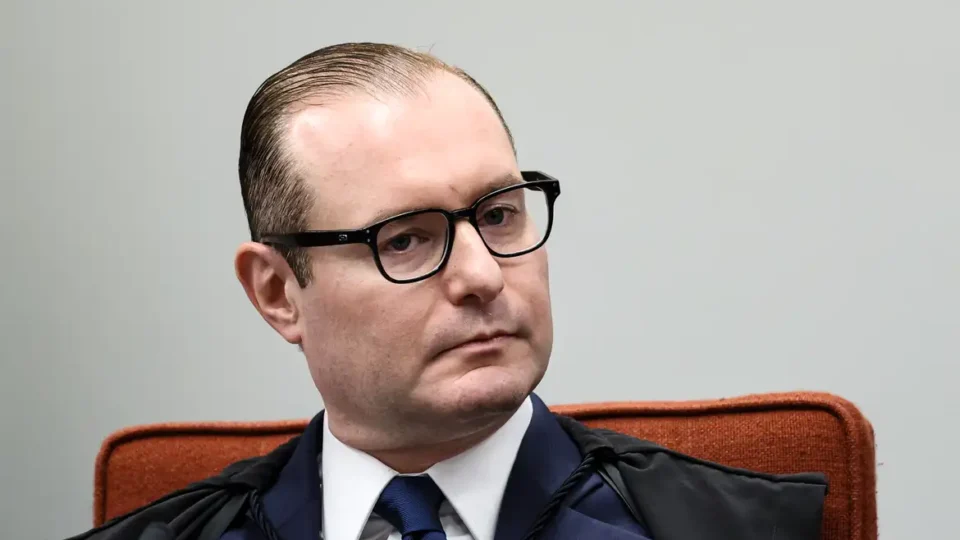 Zanin rejeita ação sobre CPI do Banco Master e devolve decisão à Câmara