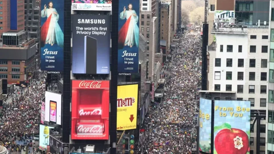 ‘No Kings’: Protestos massivos nos EUA denunciam autoritarismo e guerra de Trump