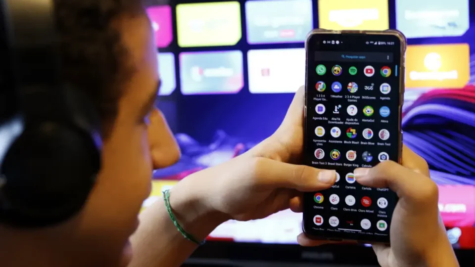 1 em cada 5 adolescentes brasileiros relata ter sofrido exploração ou abuso sexual online