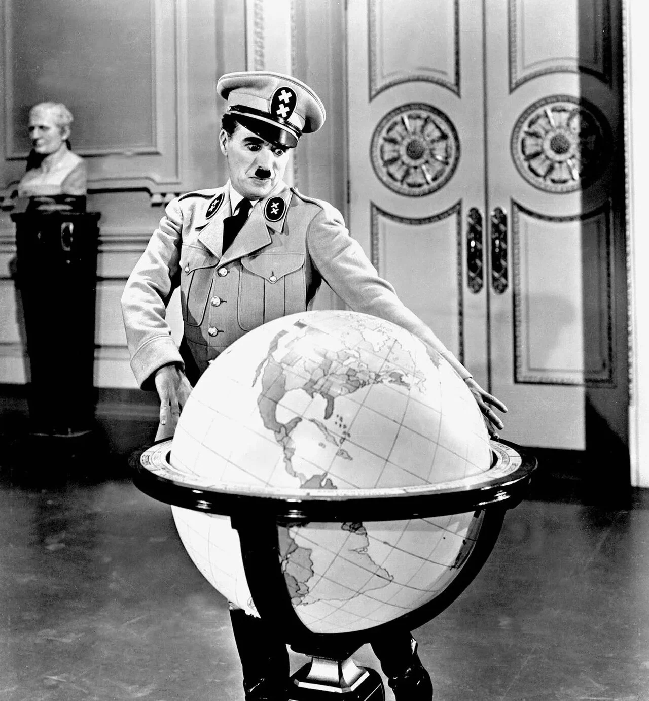 o-grande-ditador_charles-chaplin