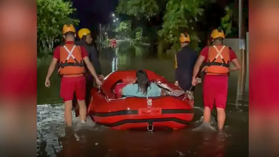 Temporal deixa 116 pessoas desabrigadas em Peruíbe, São Paulo