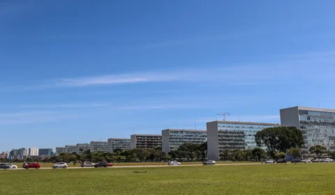 Governo bloqueia R$ 1,2 bi do Executivo e R$ 334 mi de emendas