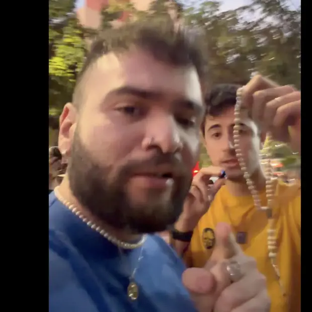 Humorista Tiago Santineli é levado à delegacia após ataque de bolsonaristas a show em BH