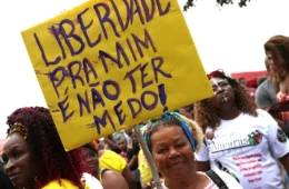 Bancada cristã quer que projeto contra misoginia proteja discurso de submissão da mulher