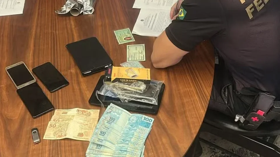 Grupo Fictor e Comando Vermelho usavam a mesma estrutura para fraudar bancos, afirma PF