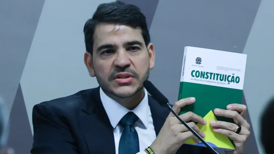 Messias é aprovado pela CCJ do Senado; plenário decidirá sobre indicado de Lula ao STF