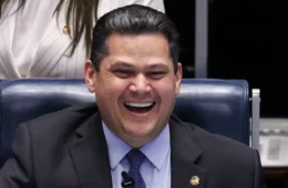Sob Alcolumbre, PEC da escala 7×0 anda mais rápido que fim da 6×1
