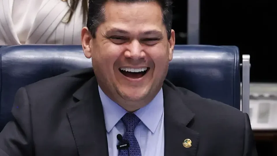 INIMIGO DO TRABALHADOR