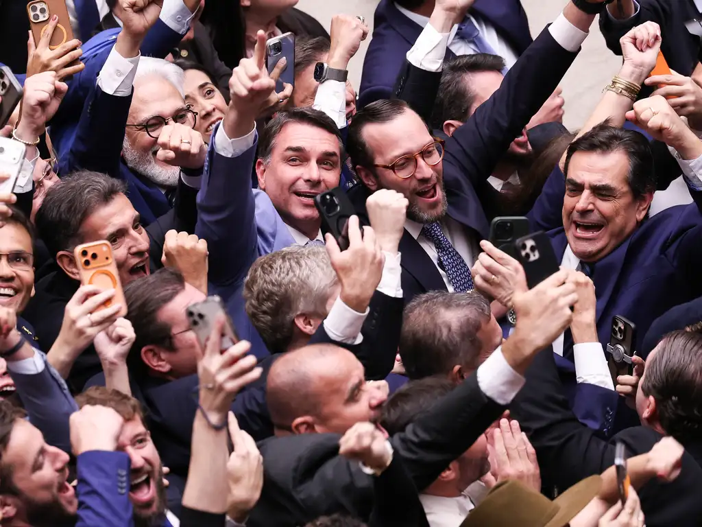 Congresso comemora derrubada de veto da Lei da Dosimetria. Agência Brasil