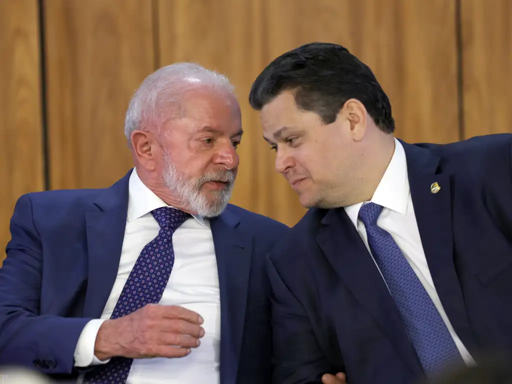Lula e Alcolumbre se reaproximam, e Congresso sinaliza contenção de atritos com governo