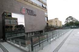 TCE flagra contratos para parentes de vereadores e indícios de superfaturamento