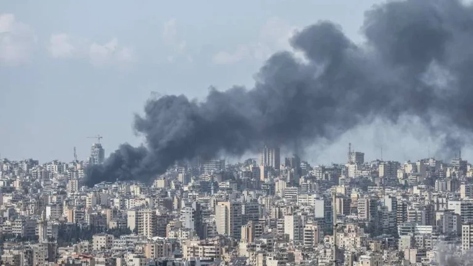 Irã volta a fechar Estreito de Ormuz após bombardeios de Israel ao Líbano