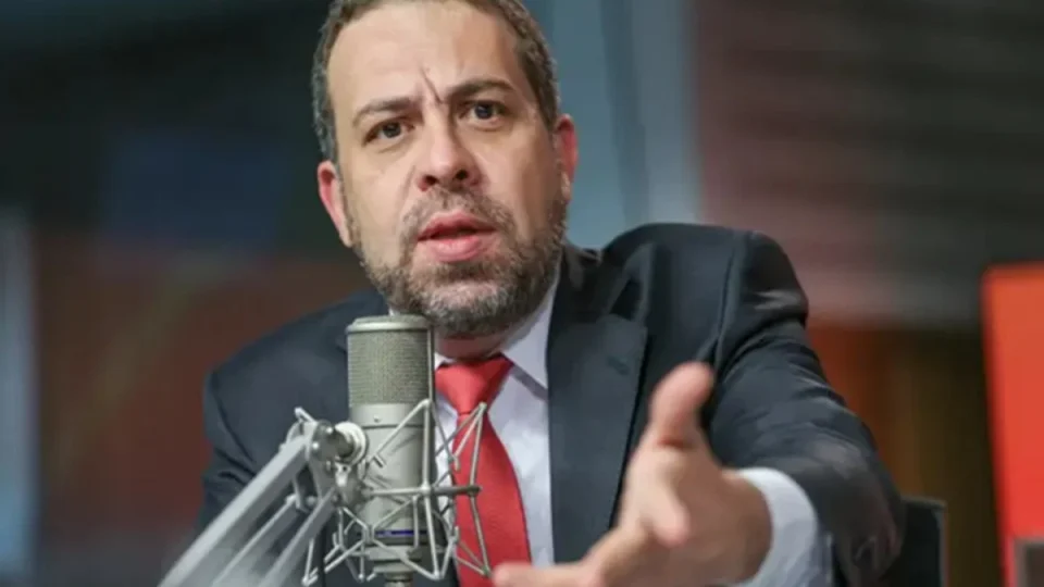 Boulos rebate críticas de relator do PL dos Apps: ‘objetivo é atender trabalhadores’