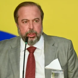 Brasil busca autossuficiência em diesel e gás de cozinha, diz Alexandre Silveira