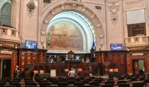 Alerj escolhe presidente sob disputa com STF e embate entre grupo de Paes e PL