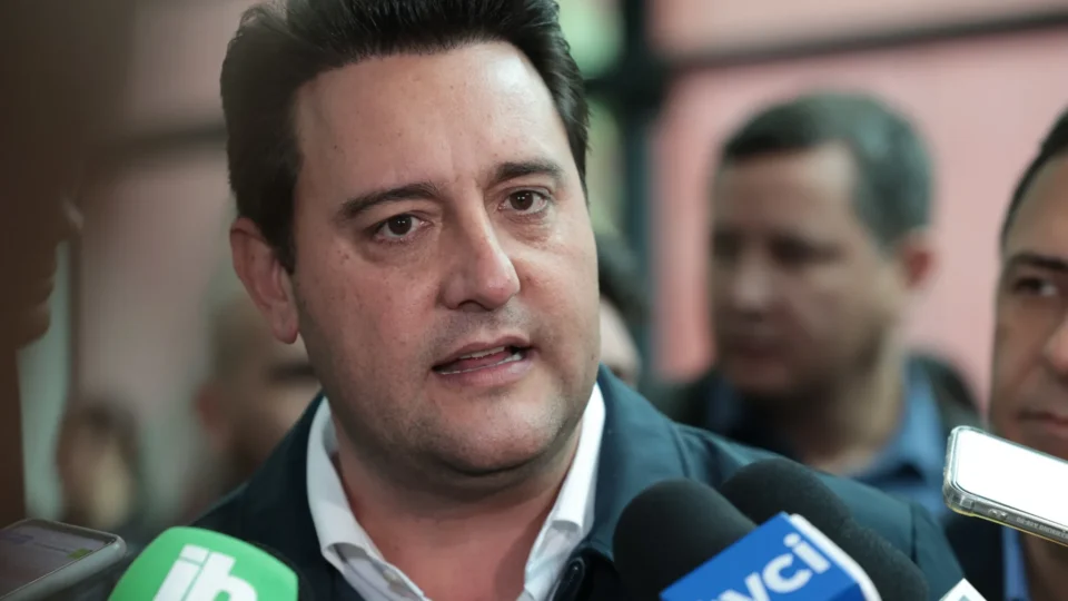 Ratinho Junior filia rival das eleições de 2024 para integrar chapa contra Moro