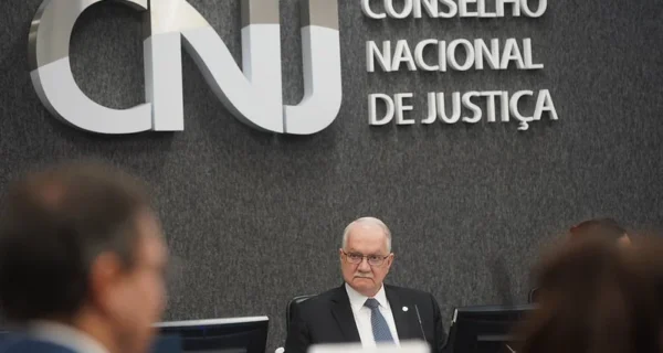 CNJ e CNMP ampliam penduricalhos e tornam teto regra simbólica