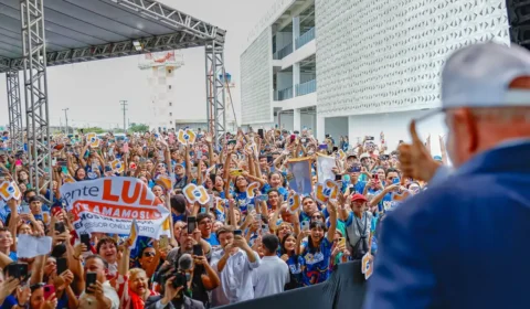 O PT, o antissistema e a luta pela democracia