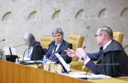 Fux vota por eleição indireta no RJ e julgamento no STF é suspenso