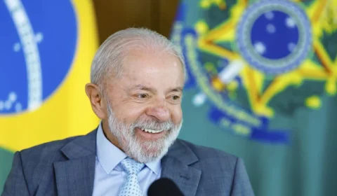 Lula lança programa de crédito de R$ 30 bi para motoristas de aplicativo e taxistas